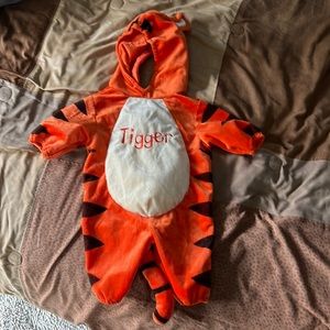 Tigger costume Disney 0-3 months baby costume great condition cute